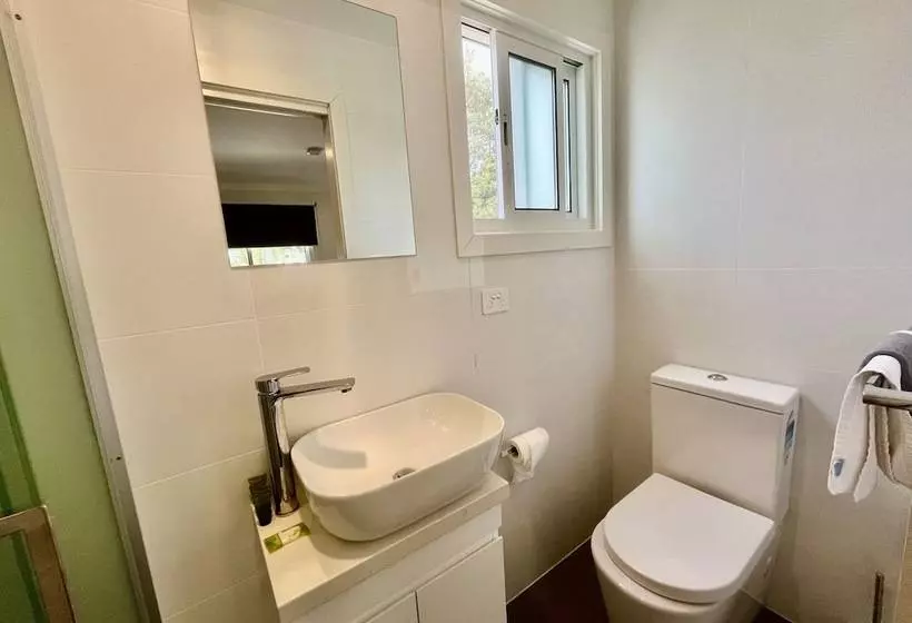 Hotelli Young Caravan And Tourist Park