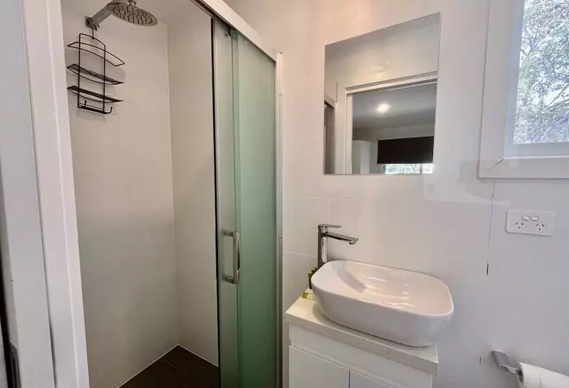 Hotelli Young Caravan And Tourist Park