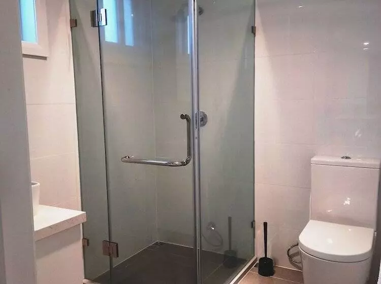 Hotelli Young Caravan And Tourist Park