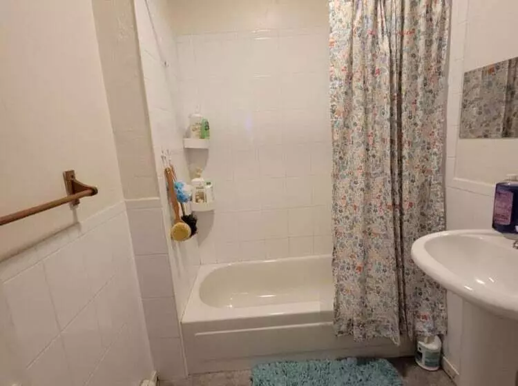 پانسیون Bedrooms Near Fenway & Downtown Boston