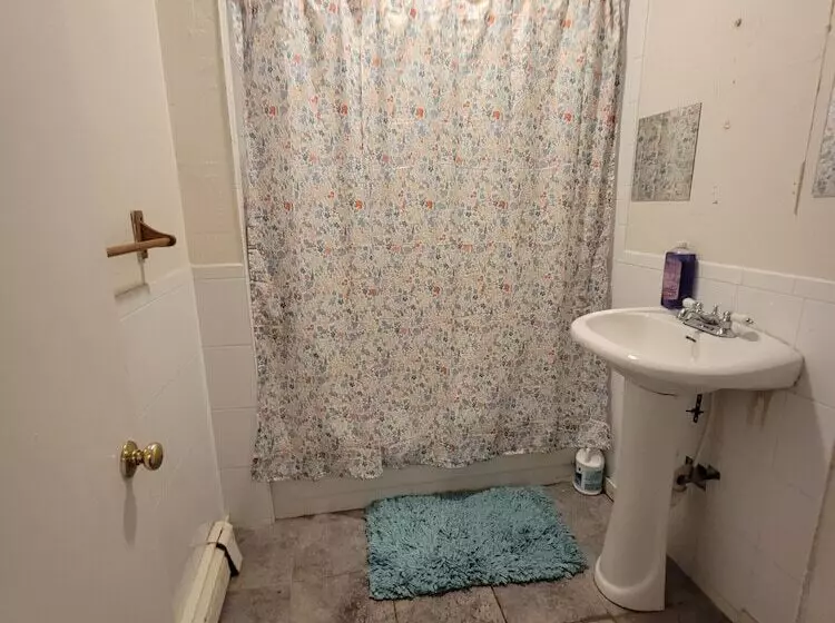 پانسیون Bedrooms Near Fenway & Downtown Boston