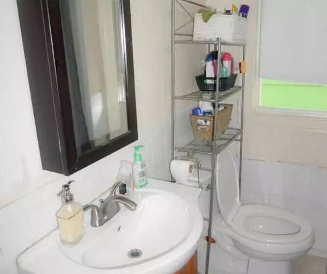 پانسیون Bedrooms Near Fenway & Downtown Boston