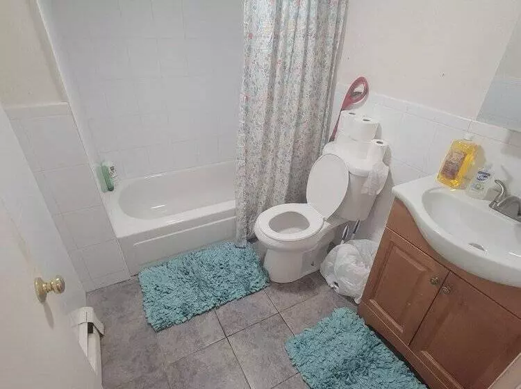 پانسیون Bedrooms Near Fenway & Downtown Boston