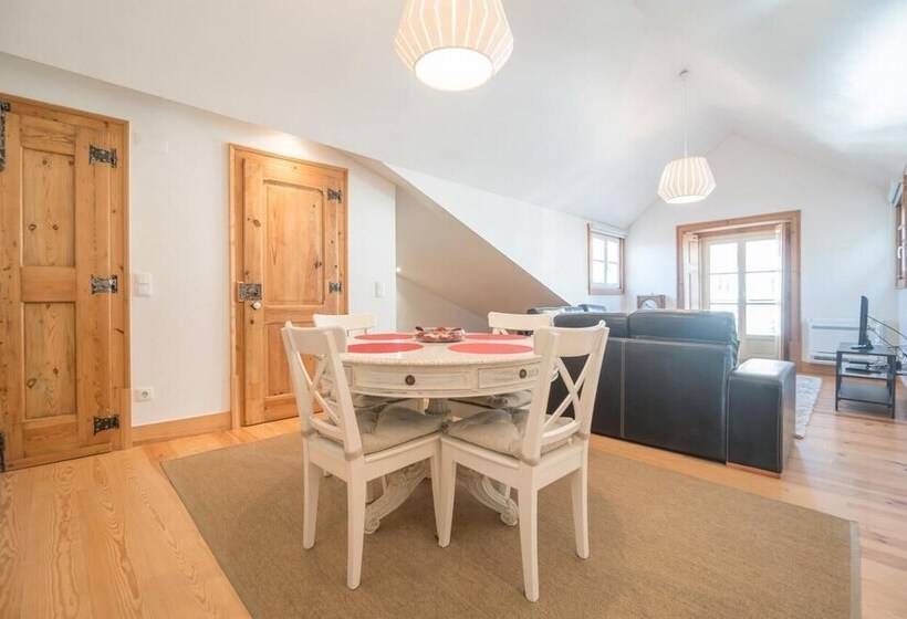 Superb Flat Cathedral & River View