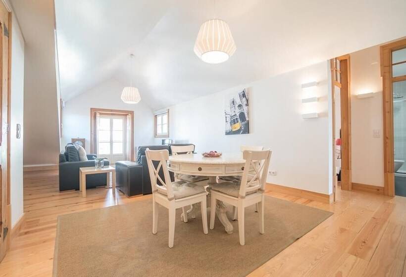 Superb Flat Cathedral & River View