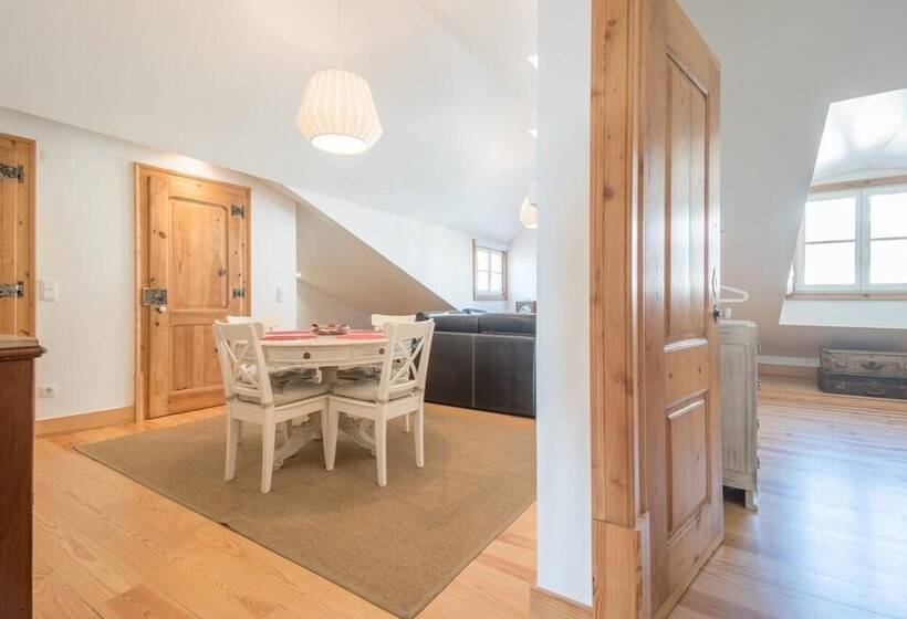 Superb Flat Cathedral & River View