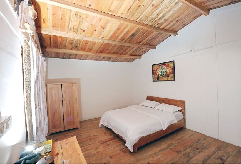 تختخواب و صبحانه Banlekhi