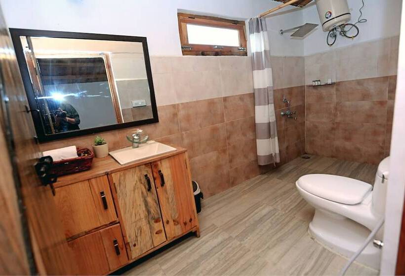 تختخواب و صبحانه Banlekhi