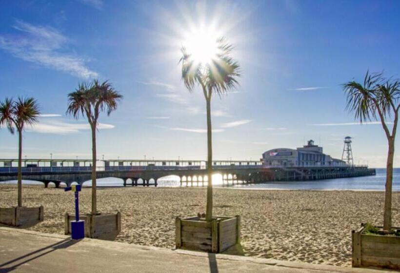 Holiday Home Hot Tub & Sauna