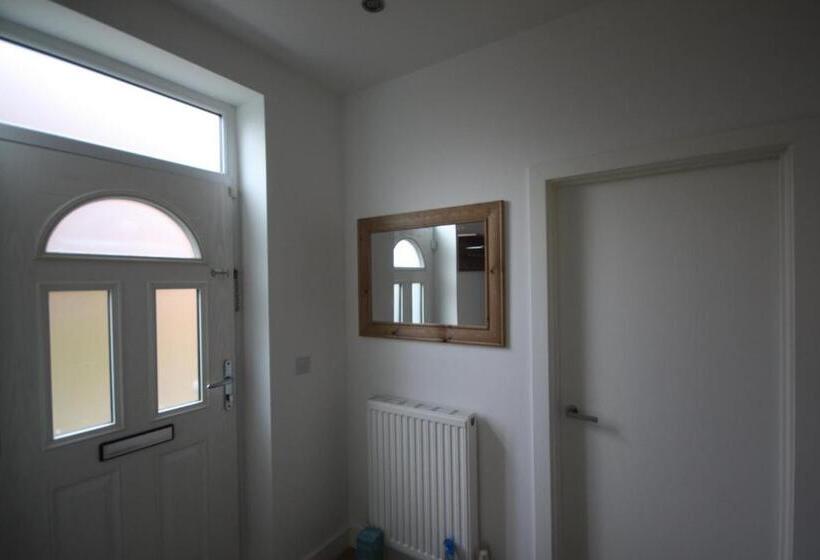 Holiday Home Hot Tub & Sauna