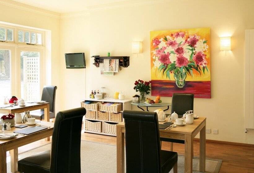 ホテル Daisybank Cottage