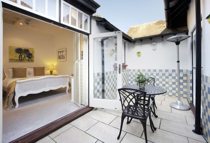 ホテル Daisybank Cottage