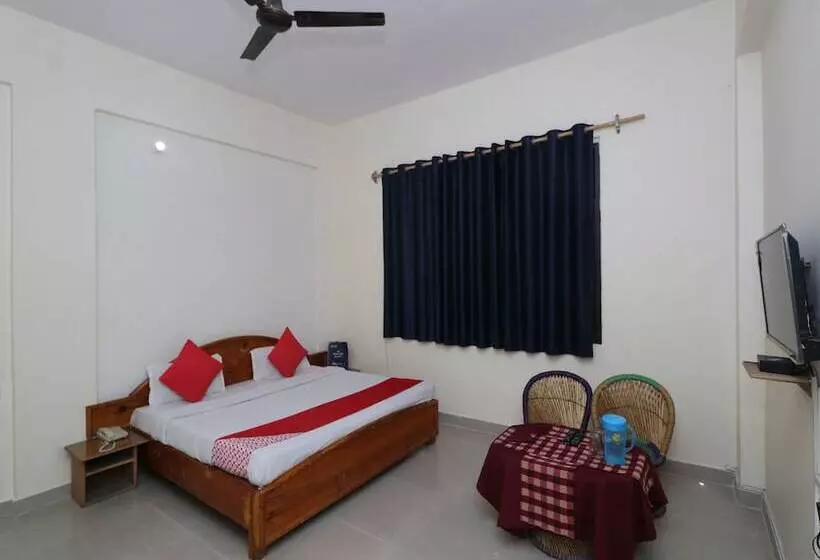 ホテル Greenwood By Oyo Rooms