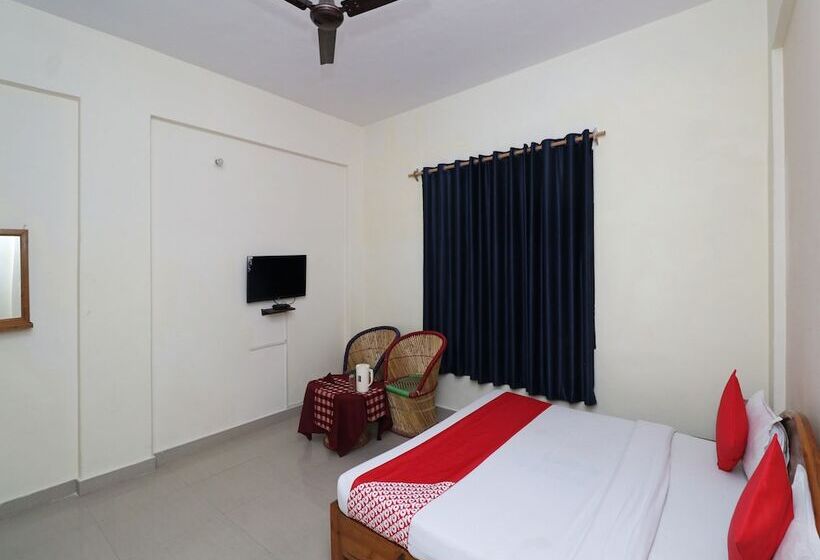 هتل Greenwood By Oyo Rooms