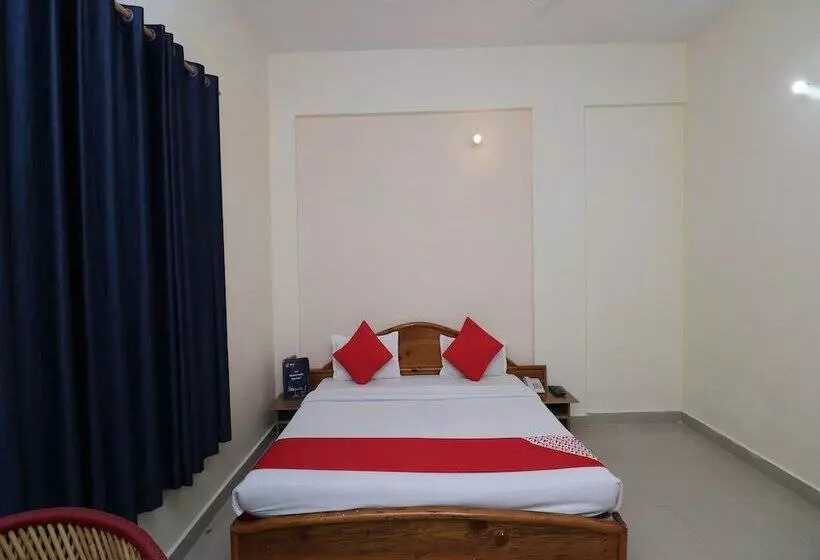 ホテル Greenwood By Oyo Rooms