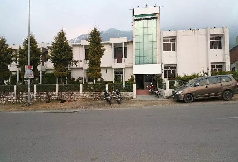 ホテル Greenwood By Oyo Rooms