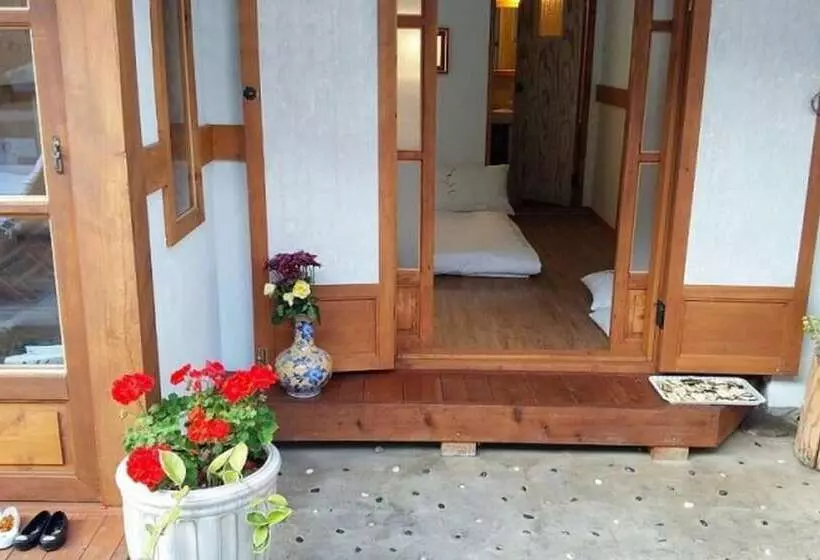 Jeonju Borisoo Hanok Pension