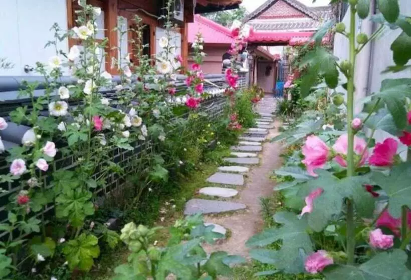 Jeonju Borisoo Hanok Pension
