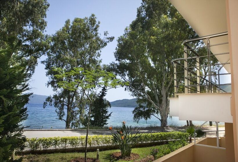 Meliti Waterfront Suites