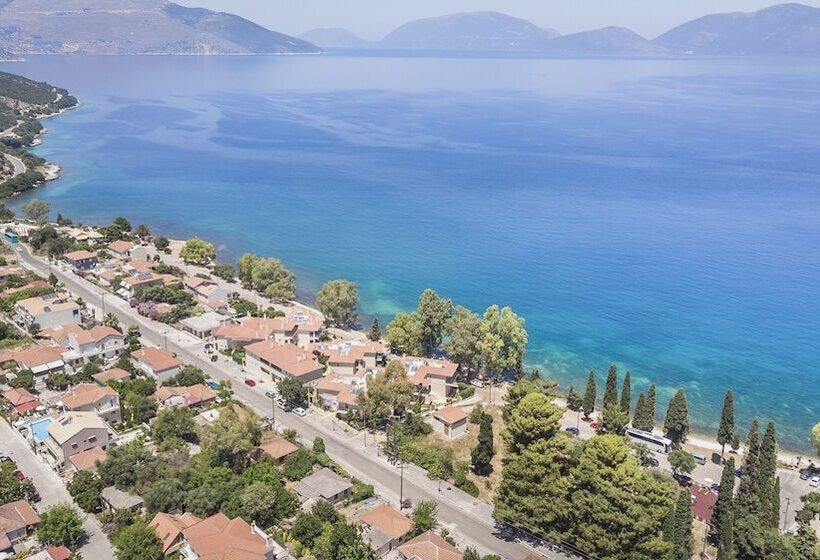 Meliti Waterfront Suites