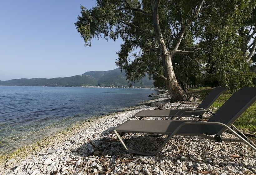 Meliti Waterfront Suites