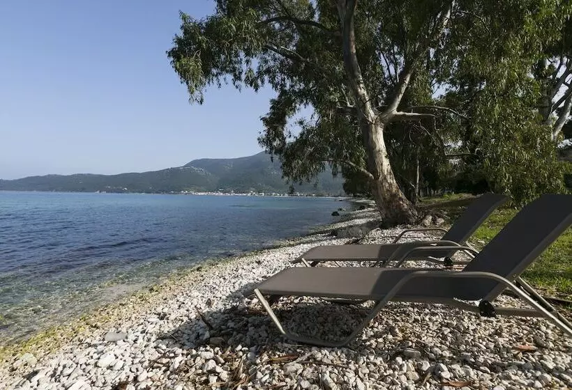 Meliti Waterfront Suites