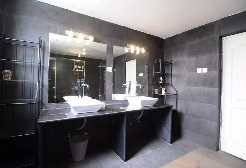 Tripthrill Costa Del Sol 5bhk Villa