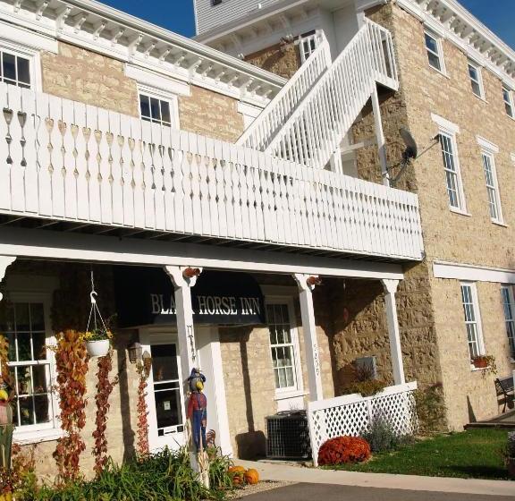 مبيت وإفطار The Black Horse Inn