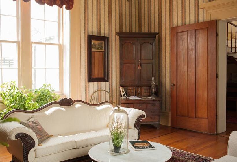 مبيت وإفطار The Denny House