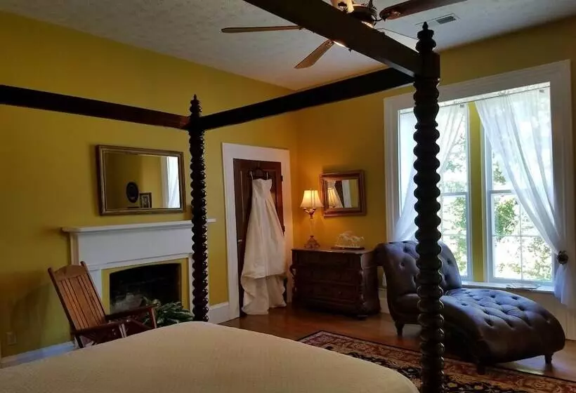 Aamiaismajoitus (B&B) The Denny House