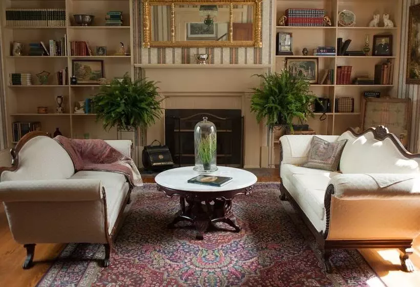 Aamiaismajoitus (B&B) The Denny House