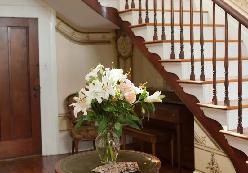 Aamiaismajoitus (B&B) The Denny House