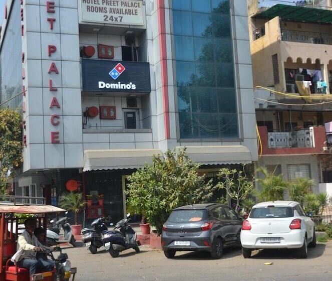 Hotel Preet Palace