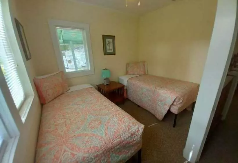 Hotelli Stegbone S Fish Camp And Resort