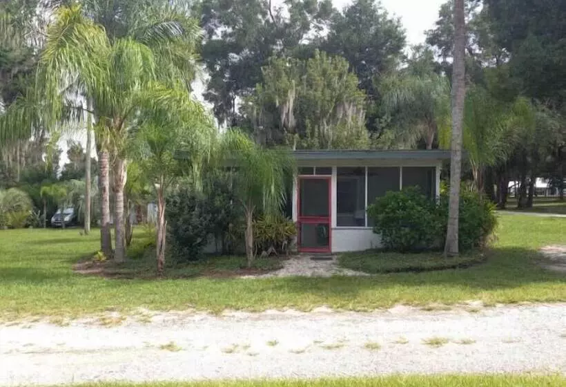 Hotelli Stegbone S Fish Camp And Resort