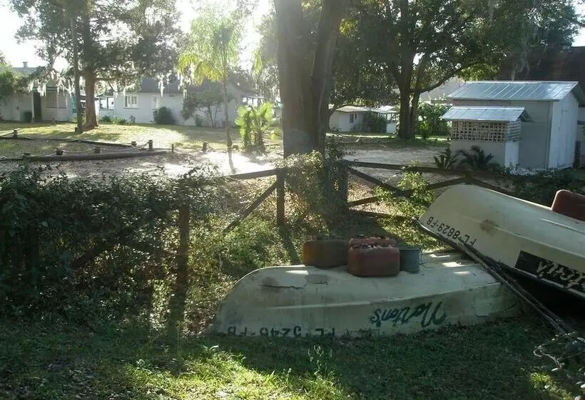 Hotelli Stegbone S Fish Camp And Resort