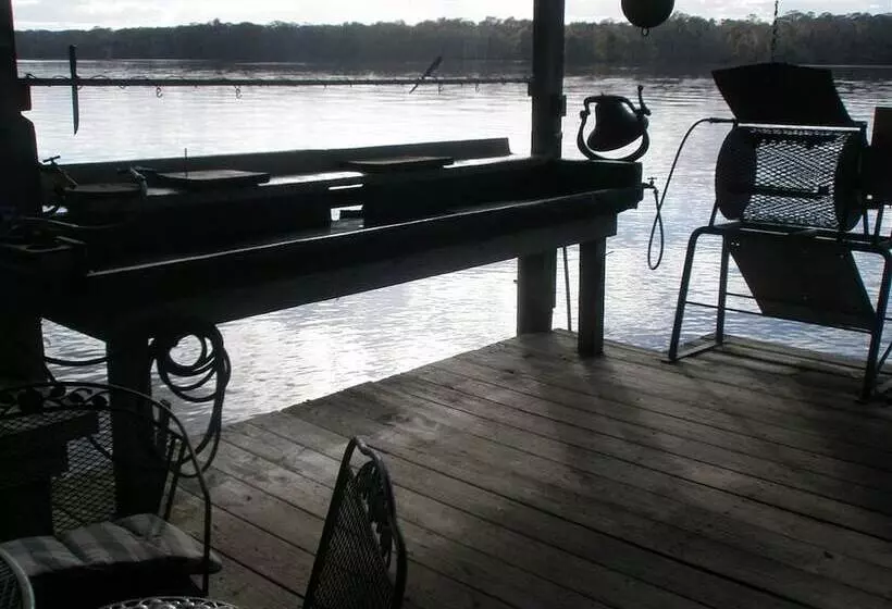 Hotelli Stegbone S Fish Camp And Resort