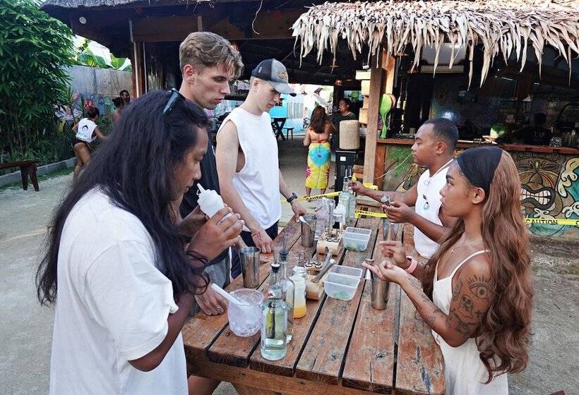 Mad Monkey Hostel Siargao