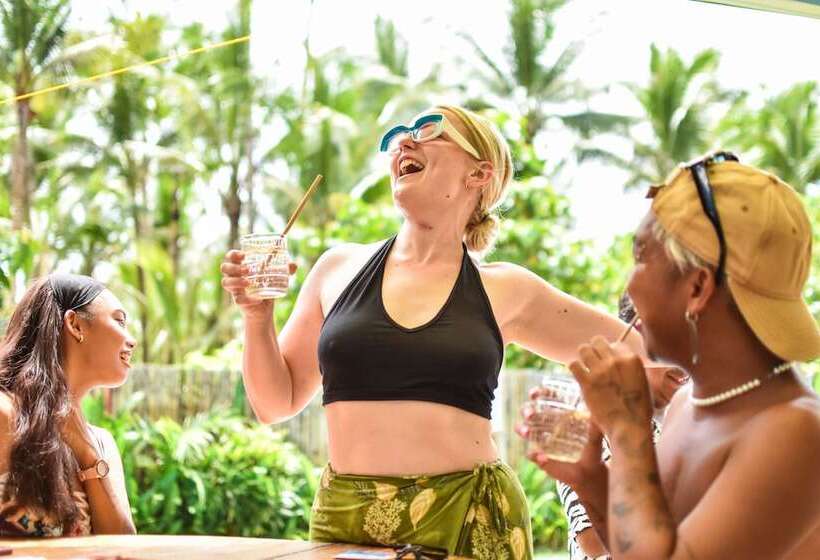 Mad Monkey Hostel Siargao