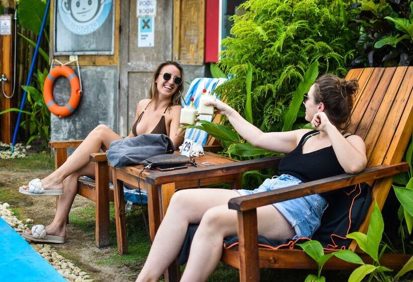 Mad Monkey Hostel Siargao