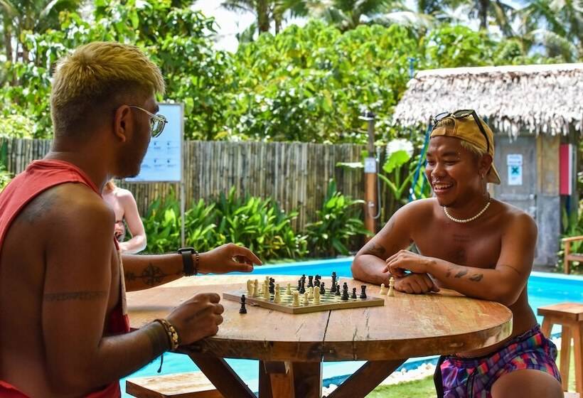 Mad Monkey Hostel Siargao