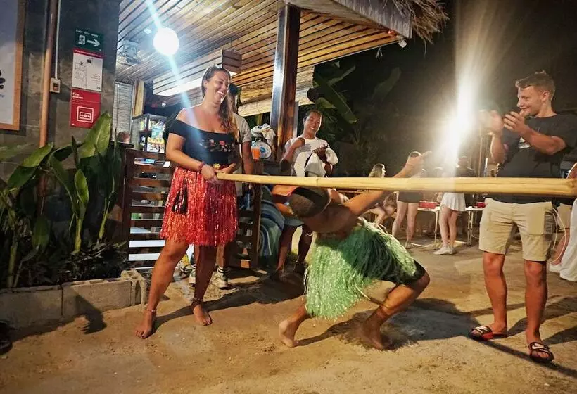 Mad Monkey Hostel Siargao