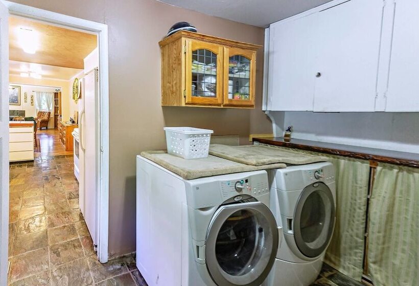 Madi S Place ~ Guest House