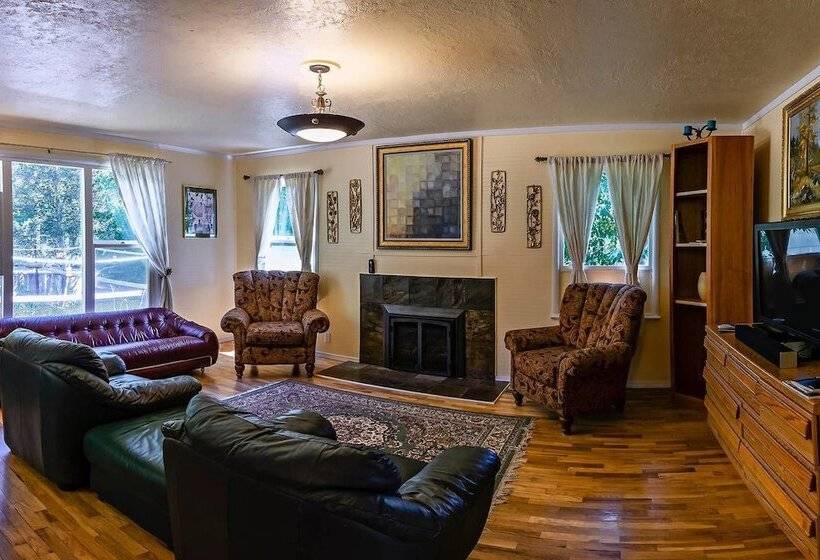 Madi S Place ~ Guest House