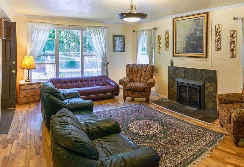 Madi S Place ~ Guest House