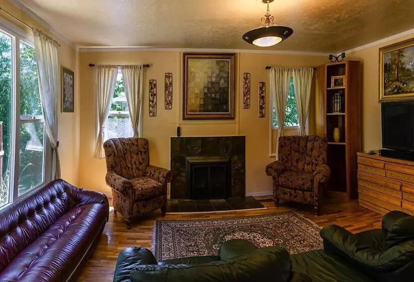 Madi S Place ~ Guest House