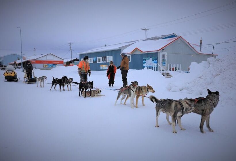 مُتل Iceberg Inn