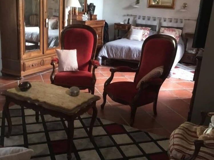 مبيت وإفطار Domaine Le Triol