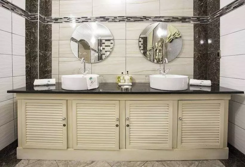 The Royal Palm Bed & Breakfast