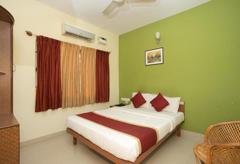 בית מלון כפרי Oyo 10478 Famous Golden Inn